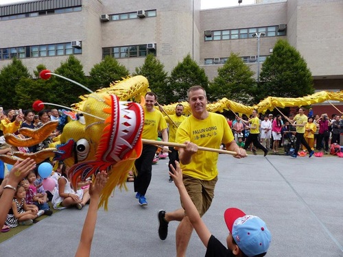 Image for article Perayaan Festival Pertengahan Musim Gugur di Daerah Pecinan, New York