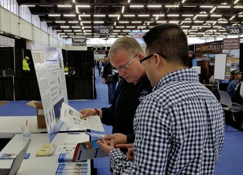 Image for article Dallas, Texas Memperkenalkan Falun Gong di Travel & Adventure Show