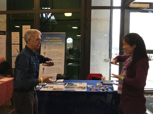 Image for article Denmark: Falun Gong di Pameran Kesehatan Brande