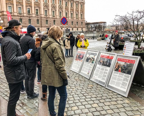 Image for article Swedia: Praktisi di Stockholm Meningkatkan Kesadaran Mengenai Falun Gong dan Penganiayaan