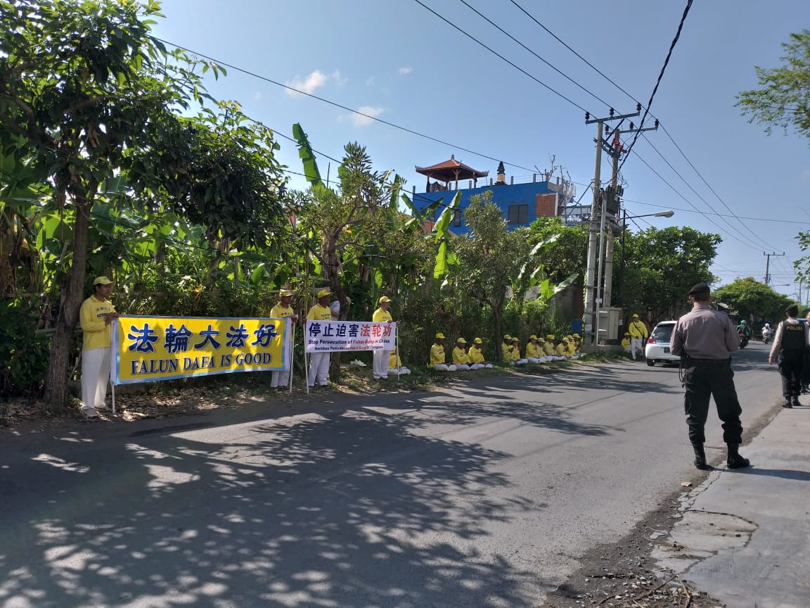 Image for article Denpasar, Bali: Protes Diam di Depan Konjen Tiongkok 