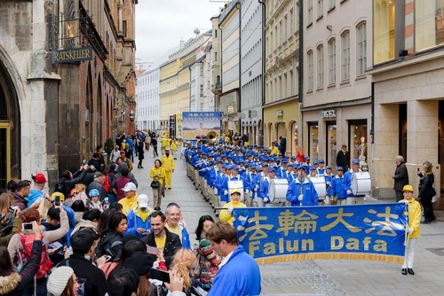 Image for article Hari Persatuan Jerman: “Kedamaian dan Kebaikan Seperti Ini Penting bagi Kita Semua”