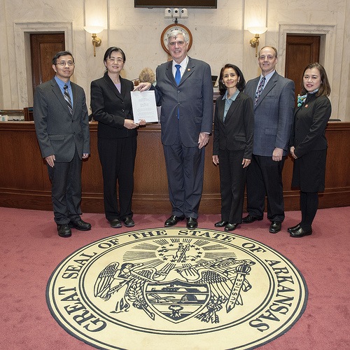 Image for article Resolusi Senat Arkansas Menyerukan Diakhirinya Penganiayaan dan Pengambilan Organ terhadap Falun Gong di Tiongkok