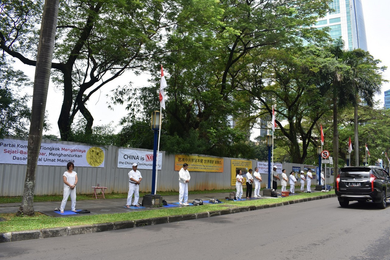 Image for article Jakarta: Secara Baik dan Sabar Menentang 20 Tahun Penganiayaan Brutal Partai Komunis Tiongkok 