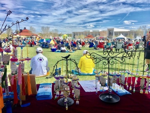 Image for article Memperkenalkan Falun Dafa pada Festival Bluegrass di Las Vegas