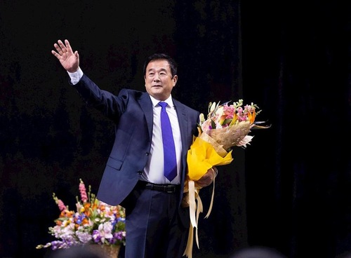 Image for article Guru Li Hongzhi Memberikan Ceramah pada Konferensi Berbagi Pengalaman Falun Dafa 2019 di New York