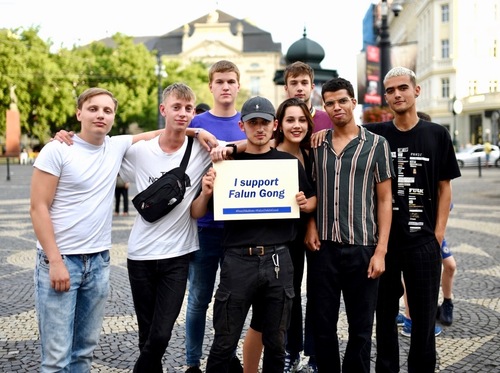 Image for article Bratislava, Slovakia: Memperingati 20 Tahun Perlawanan Falun Gong Terhadap Penganiayaan di Tiongkok