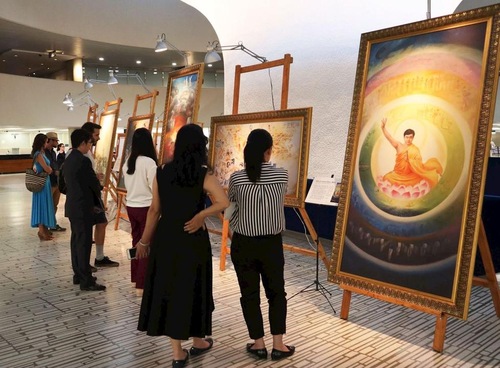 Image for article Toronto, Kanada: Pejabat Pemerintah Mendukung Pameran Seni Internasional “Sejati-Baik-Sabar”