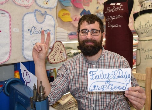 Image for article Praha, Republik Ceko: Pawai Praktisi Falun Gong Mengesankan Penduduk Lokal dan Turis