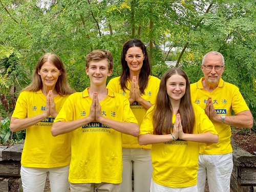 Image for article Guru di Dua Dunia Berbeda