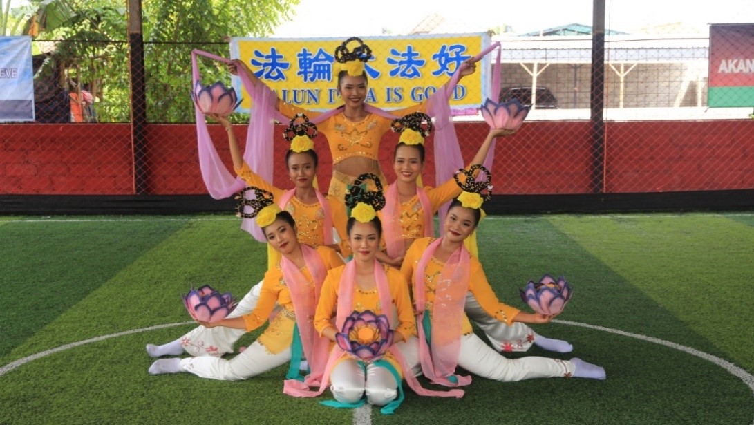 Image for article Kuta, Bali: Tian Guo Marching Band dan Penari Minghui School Pentas dalam Perayaan Natal dan Tahun Baru