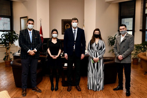 Image for article Istanbul: Walikota Distrik Kadıköy Mempelajari tentang Penganiayaan Falun Dafa