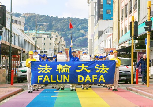 Image for article Selandia Baru: Pawai dan Parade Memperingati Protes yang Belum Pernah Terjadi Sebelumnya di Beijing 22 Tahun Lalu