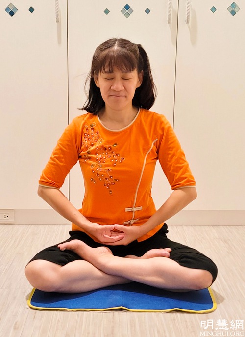 Image for article Praktisi Baru Taiwan: “Saya Percaya Falun Dafa Begitu Membaca Buku Zhuan Falun”