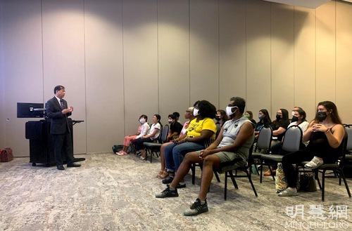 Image for article Seminar Meditasi Digelar di Georgia Gwinnett College untuk Memperkenalkan Falun Dafa