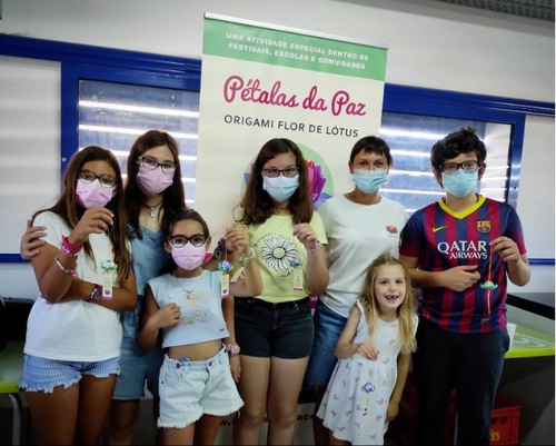 Image for article “Kelopak Perdamaian” Bermekaran di Alentejo, Portugis