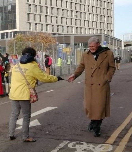 Image for article Surat Kabar Skotlandia Mewawancarai Praktisi Falun Gong Selama Konferensi Perubahan Iklim Perserikatan Bangsa-Bangsa 2021