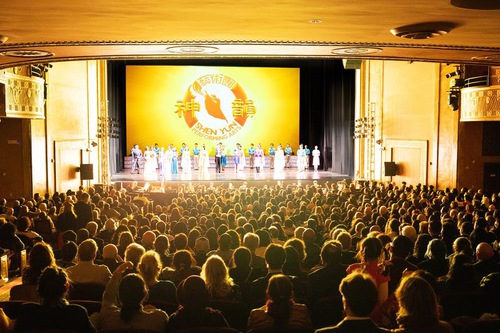 Image for article Shen Yun Tampil di Full Houses di New Brunswick, New Jersey: “Keanggunan, Keindahan, dan Kehangatan”