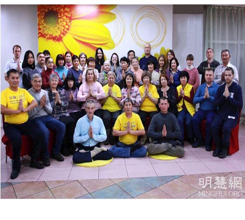 Image for article Rusia: Praktisi Berbagi Pengalaman Kultivasi Mereka yang Menakjubkan Selama Acara Dua Hari