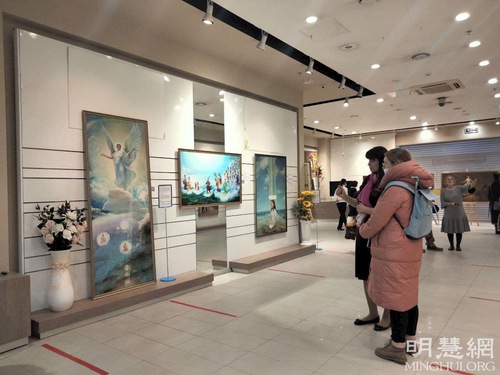 Image for article Moskow: Seni Sejati-Baik-Sabar Memancarkan Kehangatan dan Kebaikan dalam Masyarakat yang Kacau Balau