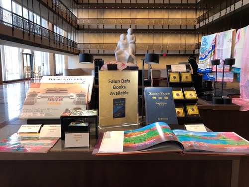 Image for article Penonton Ingin Belajar Tentang Falun Dafa Setelah Menonton Shen Yun