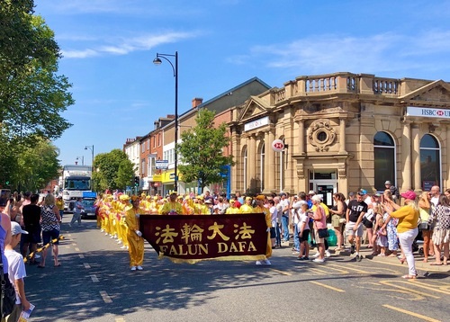 Image for article Inggris: Praktisi Falun Gong di Parade Karnaval Skegness