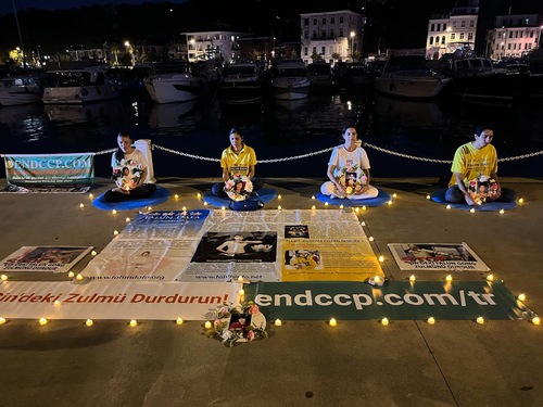 Image for article Istanbul, Turki: Meningkatkan Kesadaran akan Penganiayaan Rezim Komunis Tiongkok