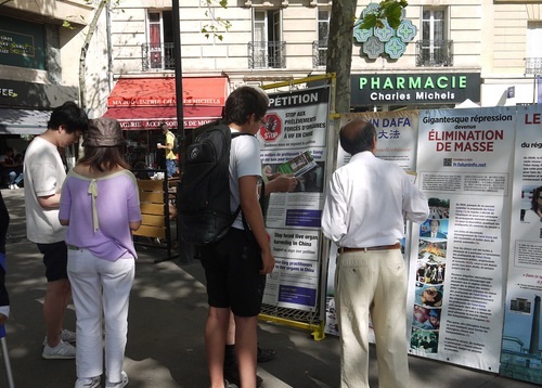 Image for article Paris, Prancis: Meningkatkan Kesadaran Falun Dafa dengan Dukungan Penduduk Setempat