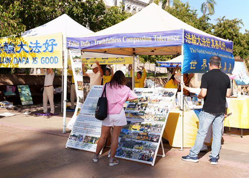 Image for article California: Pameran Seni Internasional Sejati-Baik-Sabar Menyentuh Warga San Diego