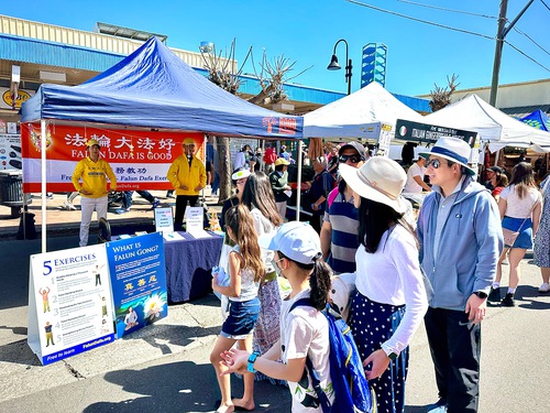 Image for article Eastwood, Australia: Memperkenalkan Falun Dafa di Festival Granny Smith
