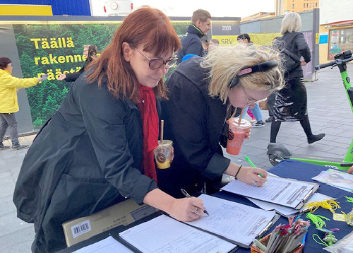 Image for article Finlandia: Bertahan di Musim Dingin untuk Meningkatkan Kesadaran tentang Penganiayaan yang Terjadi di Tiongkok