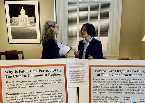 Image for article Vermont: Meningkatkan Kesadaran tentang Pengambilan Organ Paksa PKT di State Capitol