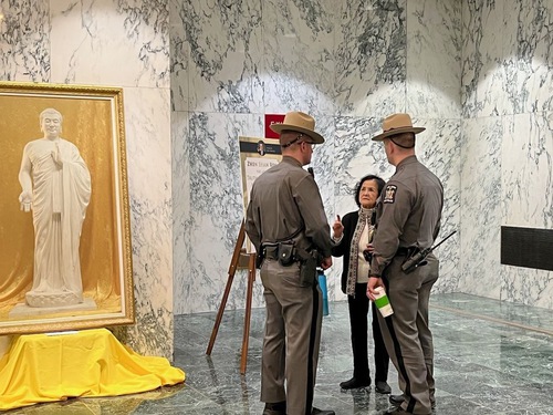 Image for article New York: Pameran Seni Zhen-Shan-Ren Diadakan di Albany