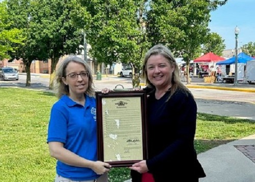 Image for article Missouri, AS: Anggota Dewan dan Perwakilan Negara Bagian Menghormati Hari Falun Dafa Sedunia