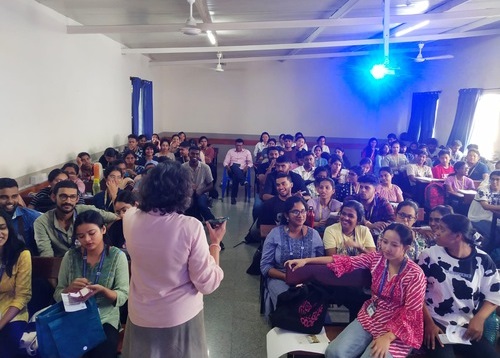 Image for article India: Mahasiswa Universitas Mempelajari Permohonan 25 April