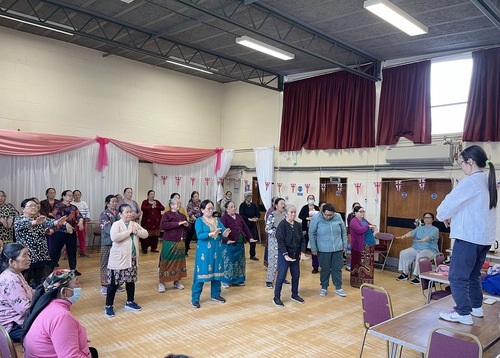 Image for article Veteran Angkatan Darat Inggris Belajar Latihan Falun Gong