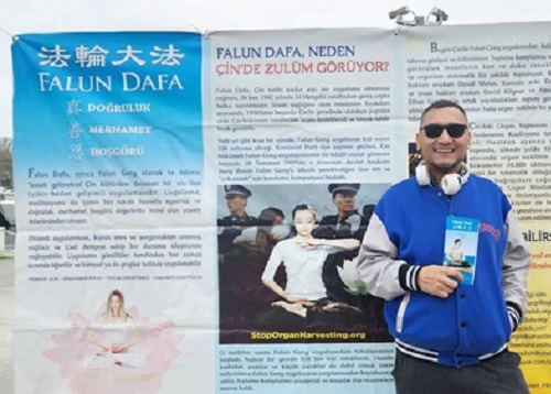 Image for article Istanbul, Turki: Praktisi Mengadakan Aksi Damai untuk Memperingati Permohonan “25 April”