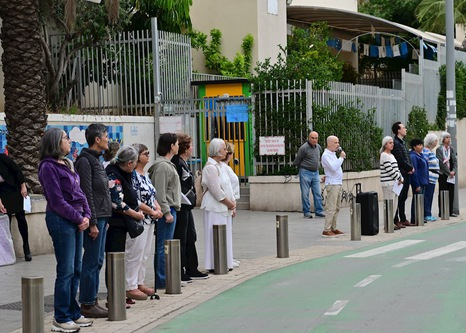 Image for article Tel Aviv, Israel: Rapat Umum dan Permohonan Damai di depan Kedutaan Besar Tiongkok untuk Menandai Permohonan Damai “25 April”
