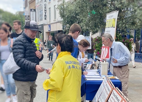 Image for article Irlandia: “Prinsip Sejati-Baik-Sabar Akan Menyebar ke Seluruh Dunia”