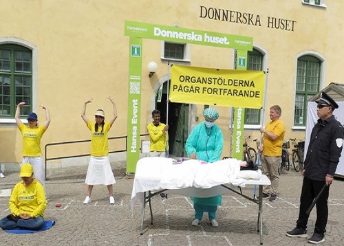 Image for article Gotland, Swedia: Memperkenalkan Falun Dafa dan Meningkatkan Kesadaran akan Penganiayaan Selama Pekan Almedalen