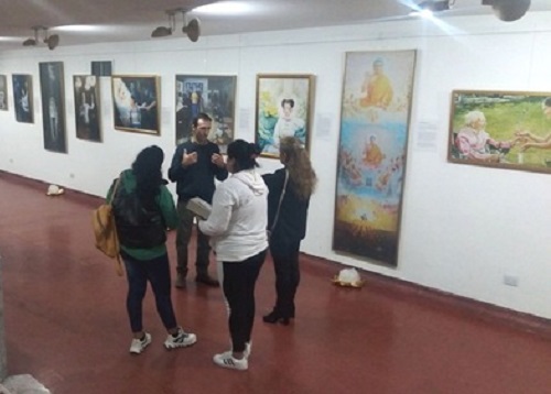 Image for article Argentina: Pengunjung Sangat Tersentuh oleh Pameran Seni Zhen Shan Ren
