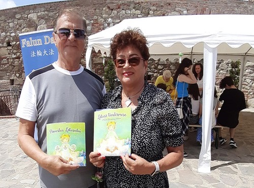 Image for article Rumania: Memperkenalkan Falun Dafa di Festival Oradea
