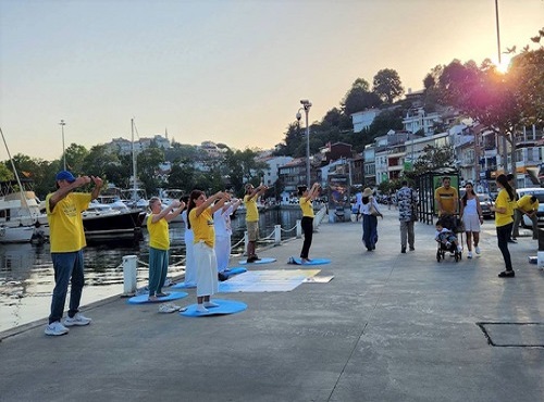 Image for article Turki: Kegiatan di Istanbul Meningkatkan Kesadaran akan Penganiayaan Selama 24 Tahun