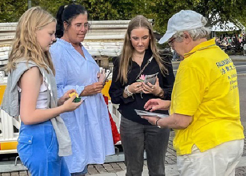 Image for article Swedia: Falun Dafa adalah “Pemandangan Terindah” dalam Perayaan Gothenburg