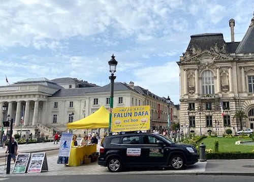 Image for article Tours, Prancis: Meningkatkan Kesadaran akan Penganiayaan yang Sedang Berlangsung Oleh PKT