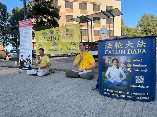 Image for article Rumania: Meningkatkan Kesadaran akan Penganiayaan Rezim Komunis Tiongkok di Kota Pesisir