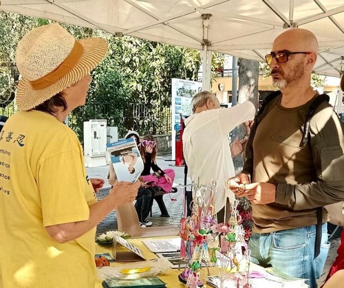 Image for article Prancis: Memperkenalkan Falun Dafa di Vence dan Guadeloupe