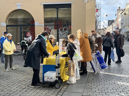 Image for article Belanda: Masyarakat Menyerukan Diakhirinya Penganiayaan Setelah Mengetahui Tentang Falun Gong