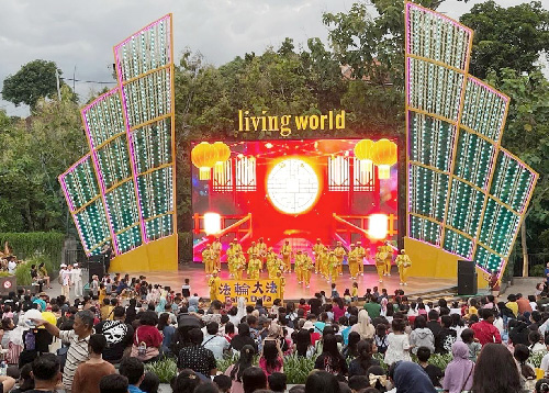 Image for article Memperkenalkan Falun Dafa di Pusat Perbelanjaan Terbesar di Denpasar