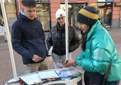 Image for article Bulgaria: Meningkatkan Kesadaran akan Penganiayaan Meskipun Cuaca Dingin